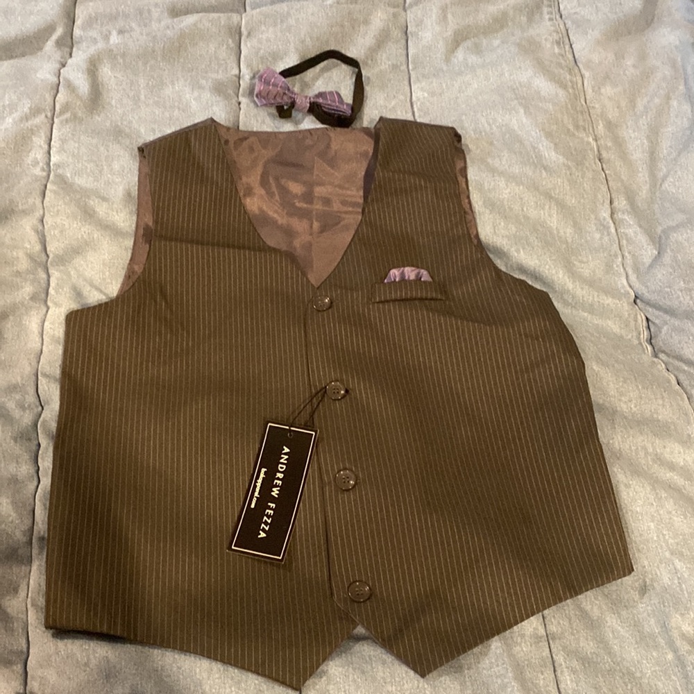 New NWT Andrew Fezza size 12 boys charcoal gray dress vest and bow tie set